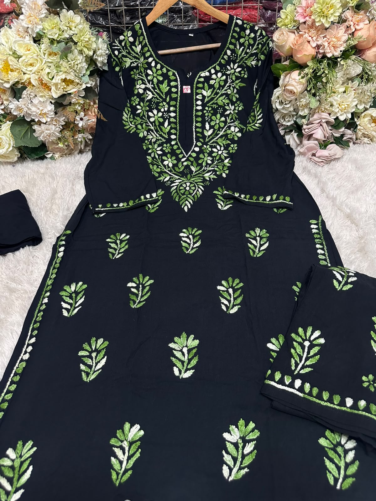 Women’s Black Embroidered Kurta Pant Set | Floral Thread Work Ethnic Co-ord Set